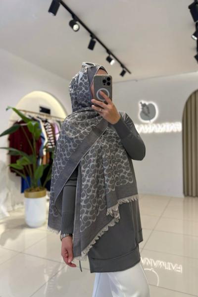 C Desen Yün İpek Şal Gri Beyaz