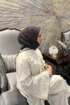 Kare Desen Eşarp Siyah Kırmızı